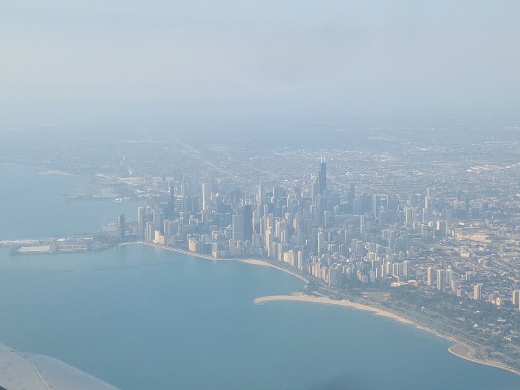 Michael Vater Esq TravelingLawyer Chicago Skyline