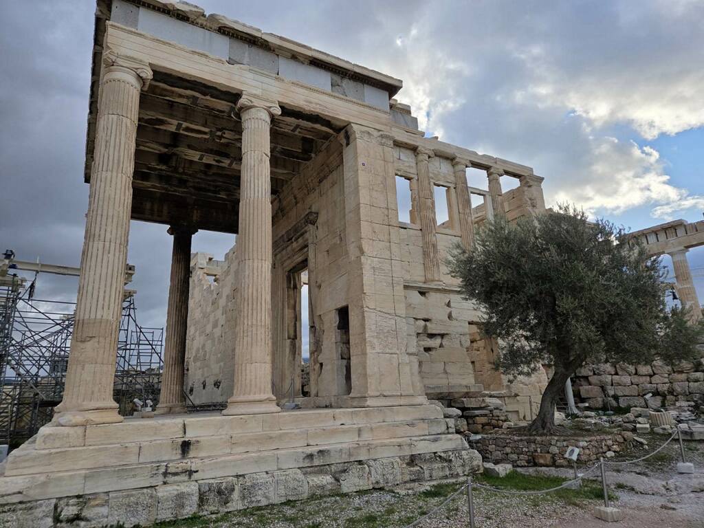 Michael-Vater-Esq-The-Traveling-Lawyer-Acropolis-in-Athens-Greece